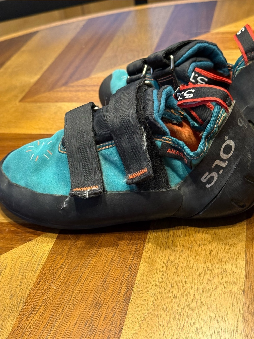 Adidas Five Ten (5.10) Women’s Teal and Black Anasazi Climbing Shoes FLAW